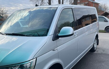 Volkswagen Caravelle T6 рестайлинг, 2018 год, 3 250 000 рублей, 2 фотография