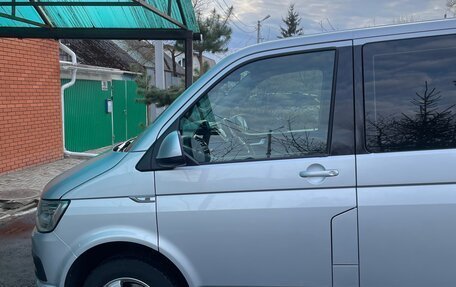 Volkswagen Caravelle T6 рестайлинг, 2018 год, 3 250 000 рублей, 3 фотография