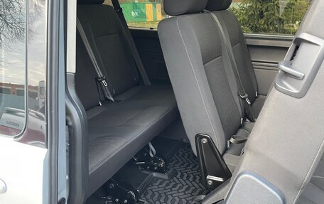 Volkswagen Caravelle T6 рестайлинг, 2018 год, 3 250 000 рублей, 15 фотография