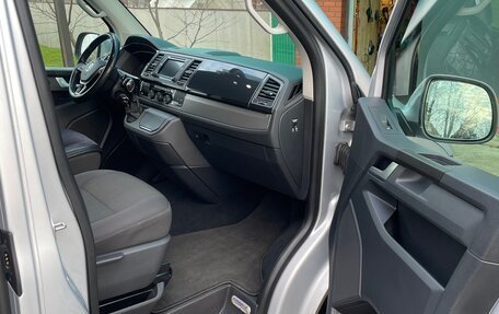 Volkswagen Caravelle T6 рестайлинг, 2018 год, 3 250 000 рублей, 11 фотография