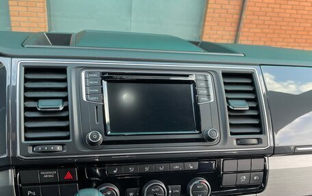 Volkswagen Caravelle T6 рестайлинг, 2018 год, 3 250 000 рублей, 19 фотография