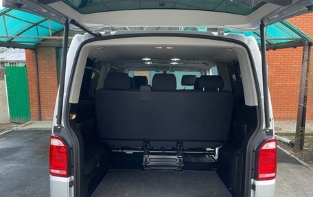 Volkswagen Caravelle T6 рестайлинг, 2018 год, 3 250 000 рублей, 20 фотография
