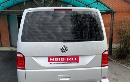Volkswagen Caravelle T6 рестайлинг, 2018 год, 3 250 000 рублей, 6 фотография