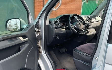 Volkswagen Caravelle T6 рестайлинг, 2018 год, 3 250 000 рублей, 17 фотография