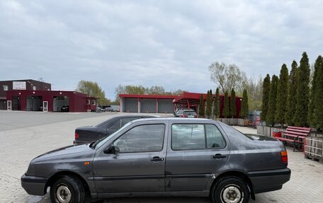 Volkswagen Vento, 1993 год, 175 000 рублей, 4 фотография