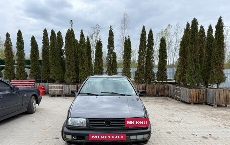 Volkswagen Vento, 1993 год, 175 000 рублей, 2 фотография