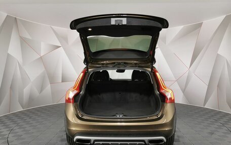 Volvo V60 Cross Country II, 2018 год, 2 355 000 рублей, 12 фотография