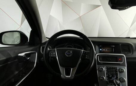 Volvo V60 Cross Country II, 2018 год, 2 355 000 рублей, 20 фотография
