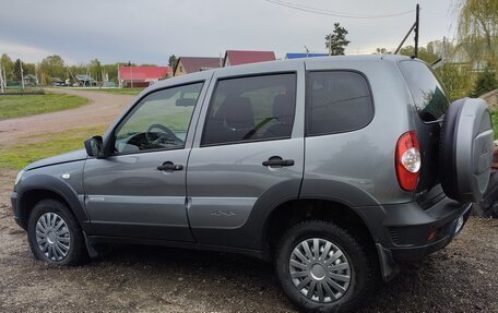 Chevrolet Niva I рестайлинг, 2018 год, 600 000 рублей, 1 фотография