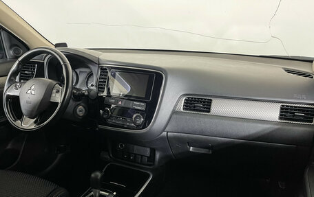 Mitsubishi Outlander III рестайлинг 3, 2018 год, 1 797 000 рублей, 9 фотография