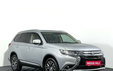 Mitsubishi Outlander III рестайлинг 3, 2018 год, 1 797 000 рублей, 3 фотография