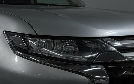 Mitsubishi Outlander III рестайлинг 3, 2018 год, 1 797 000 рублей, 16 фотография