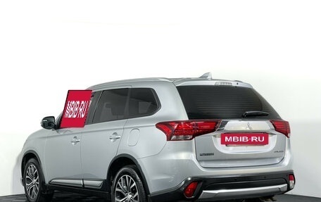 Mitsubishi Outlander III рестайлинг 3, 2018 год, 1 797 000 рублей, 7 фотография