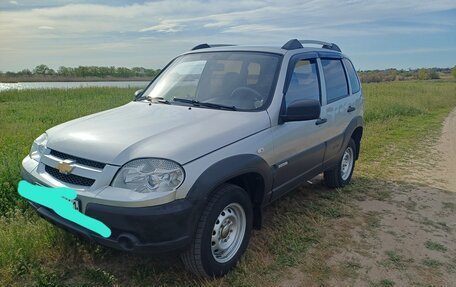 Chevrolet Niva I рестайлинг, 2013 год, 550 000 рублей, 2 фотография