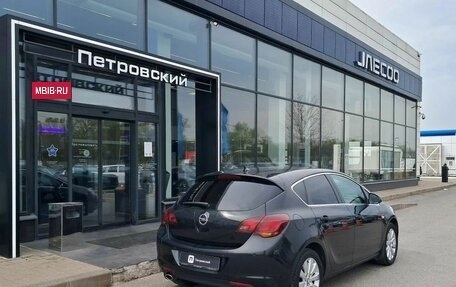 Opel Astra J, 2011 год, 650 000 рублей, 6 фотография