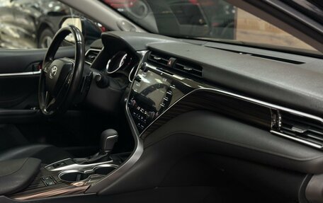Toyota Camry, 2018 год, 2 350 000 рублей, 14 фотография