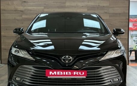 Toyota Camry, 2018 год, 2 350 000 рублей, 2 фотография
