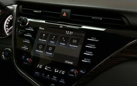 Toyota Camry, 2018 год, 2 350 000 рублей, 24 фотография