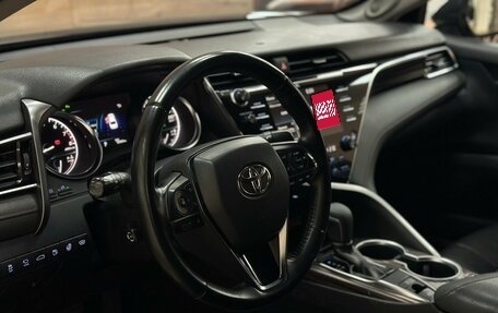 Toyota Camry, 2018 год, 2 350 000 рублей, 13 фотография