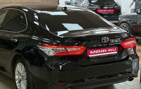 Toyota Camry, 2018 год, 2 350 000 рублей, 11 фотография