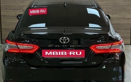 Toyota Camry, 2018 год, 2 350 000 рублей, 10 фотография