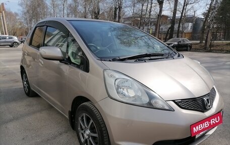 Honda Fit III, 2010 год, 765 000 рублей, 2 фотография