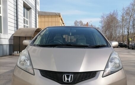 Honda Fit III, 2010 год, 765 000 рублей, 12 фотография