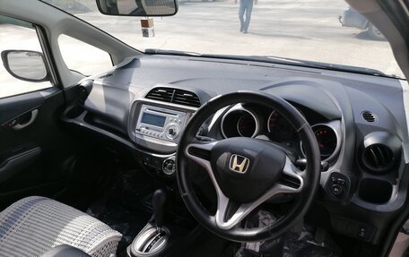 Honda Fit III, 2010 год, 765 000 рублей, 19 фотография