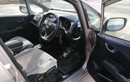 Honda Fit III, 2010 год, 765 000 рублей, 22 фотография
