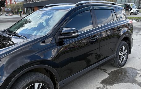 Toyota RAV4, 2018 год, 2 300 000 рублей, 4 фотография
