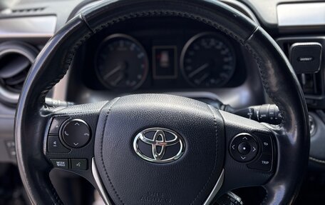 Toyota RAV4, 2018 год, 2 300 000 рублей, 11 фотография