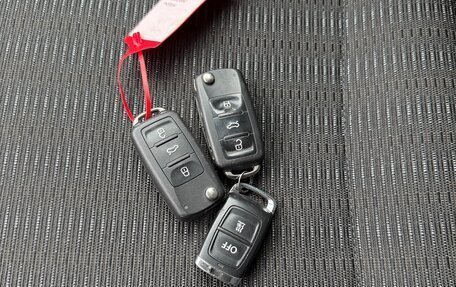 Volkswagen Caravelle T6 рестайлинг, 2018 год, 3 150 000 рублей, 20 фотография