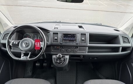 Volkswagen Caravelle T6 рестайлинг, 2018 год, 3 150 000 рублей, 15 фотография