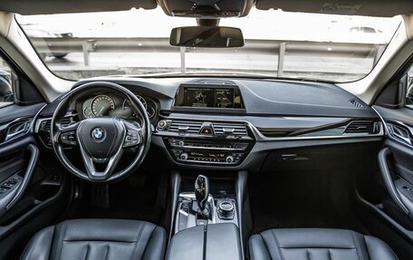 BMW 5 серия, 2017 год, 2 848 000 рублей, 13 фотография