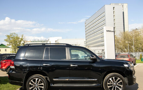 Toyota Land Cruiser 200, 2016 год, 5 690 000 рублей, 3 фотография