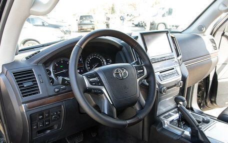 Toyota Land Cruiser 200, 2016 год, 5 690 000 рублей, 19 фотография