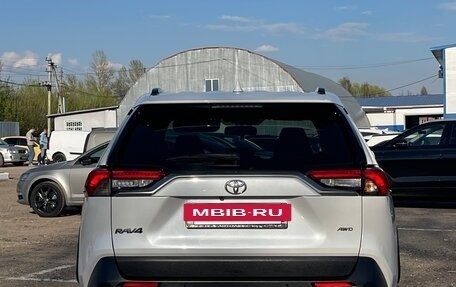 Toyota RAV4, 2021 год, 3 400 000 рублей, 4 фотография