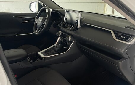 Toyota RAV4, 2021 год, 3 400 000 рублей, 14 фотография