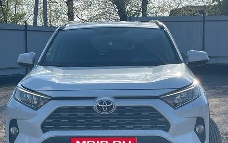 Toyota RAV4, 2021 год, 3 400 000 рублей, 6 фотография