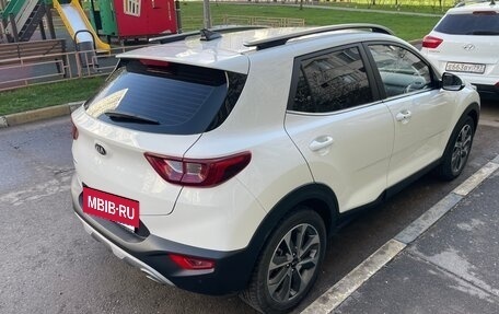 KIA Stonic, 2020 год, 2 000 000 рублей, 3 фотография