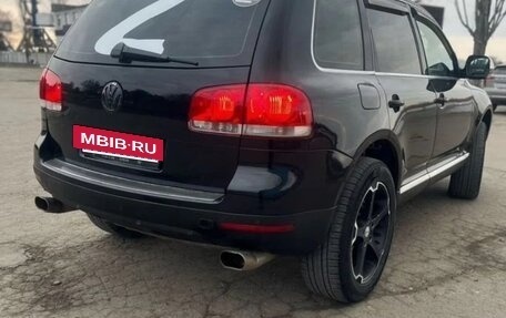 Volkswagen Touareg III, 2004 год, 720 000 рублей, 2 фотография