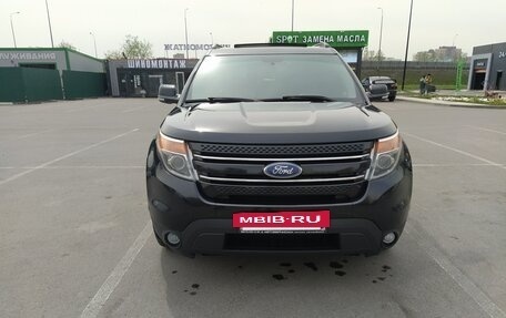 Ford Explorer VI, 2013 год, 1 500 000 рублей, 2 фотография