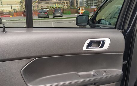 Ford Explorer VI, 2013 год, 1 500 000 рублей, 19 фотография