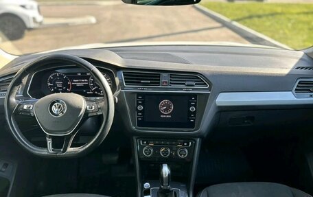 Volkswagen Tiguan II, 2017 год, 2 630 000 рублей, 20 фотография