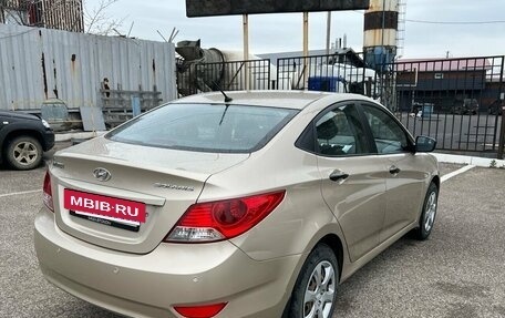 Hyundai Solaris II рестайлинг, 2011 год, 820 000 рублей, 2 фотография