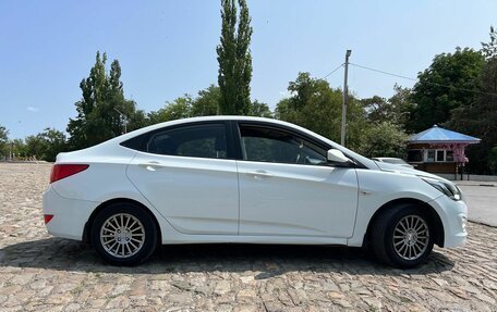 Hyundai Solaris II рестайлинг, 2016 год, 800 000 рублей, 5 фотография