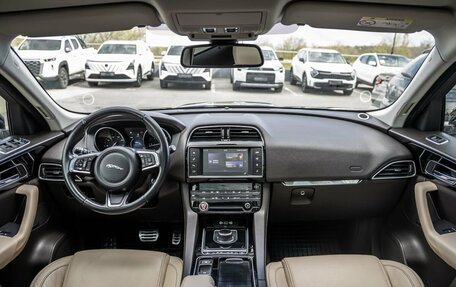 Jaguar F-Pace, 2017 год, 2 348 000 рублей, 14 фотография