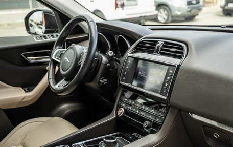 Jaguar F-Pace, 2017 год, 2 348 000 рублей, 18 фотография