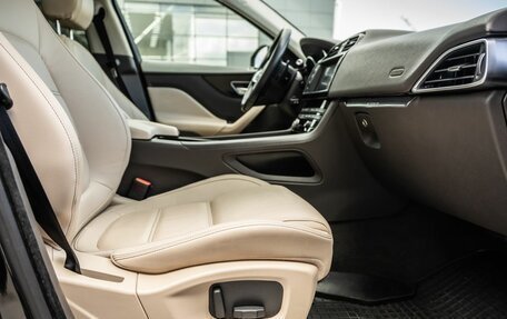 Jaguar F-Pace, 2017 год, 2 348 000 рублей, 37 фотография
