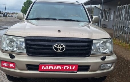 Toyota Land Cruiser 100 рестайлинг 2, 2003 год, 1 850 000 рублей, 1 фотография